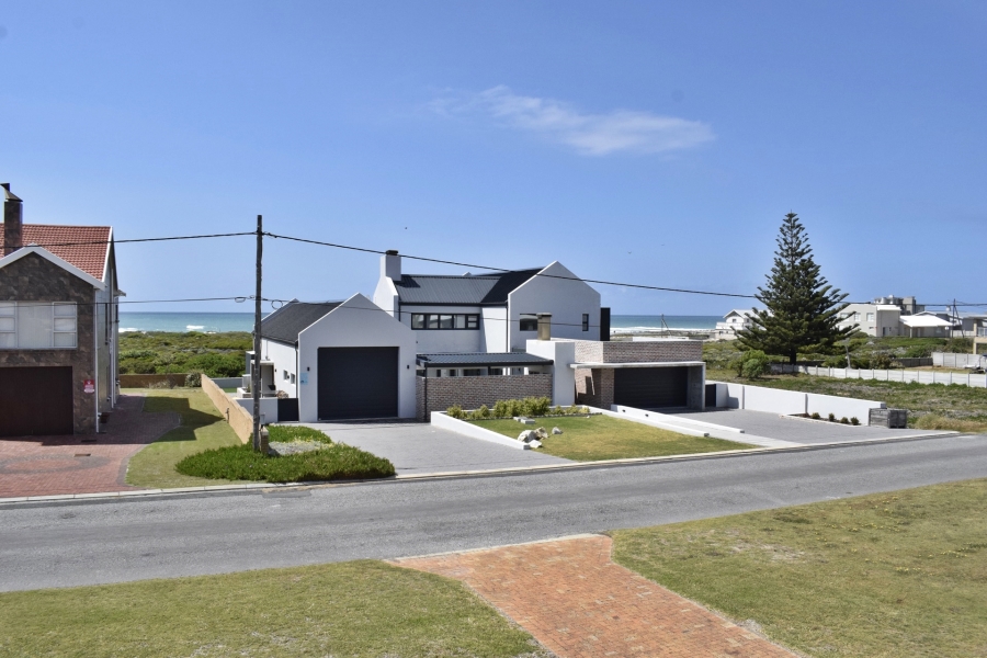 2 Bedroom Property for Sale in Struisbaai Western Cape